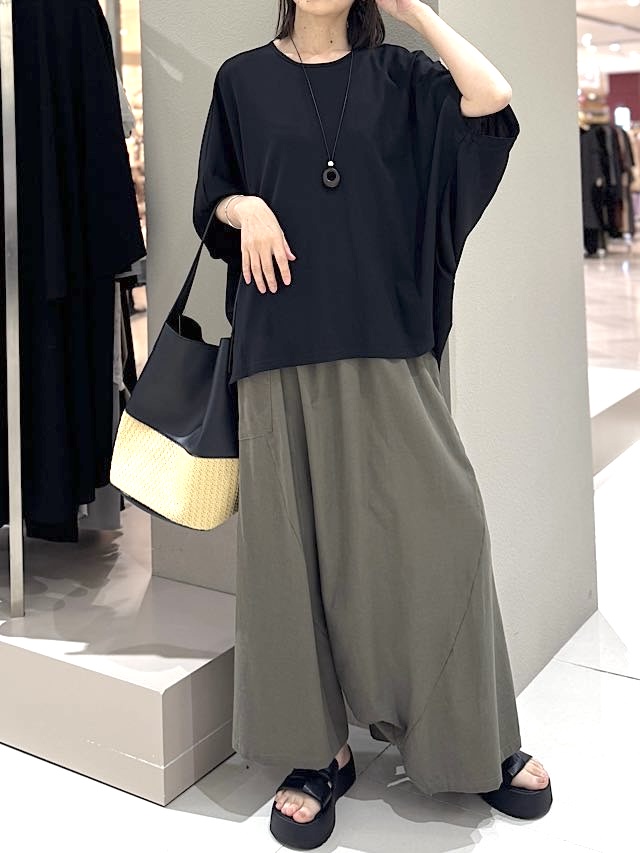 STYLING 01 ブラック × サルエルパンツ