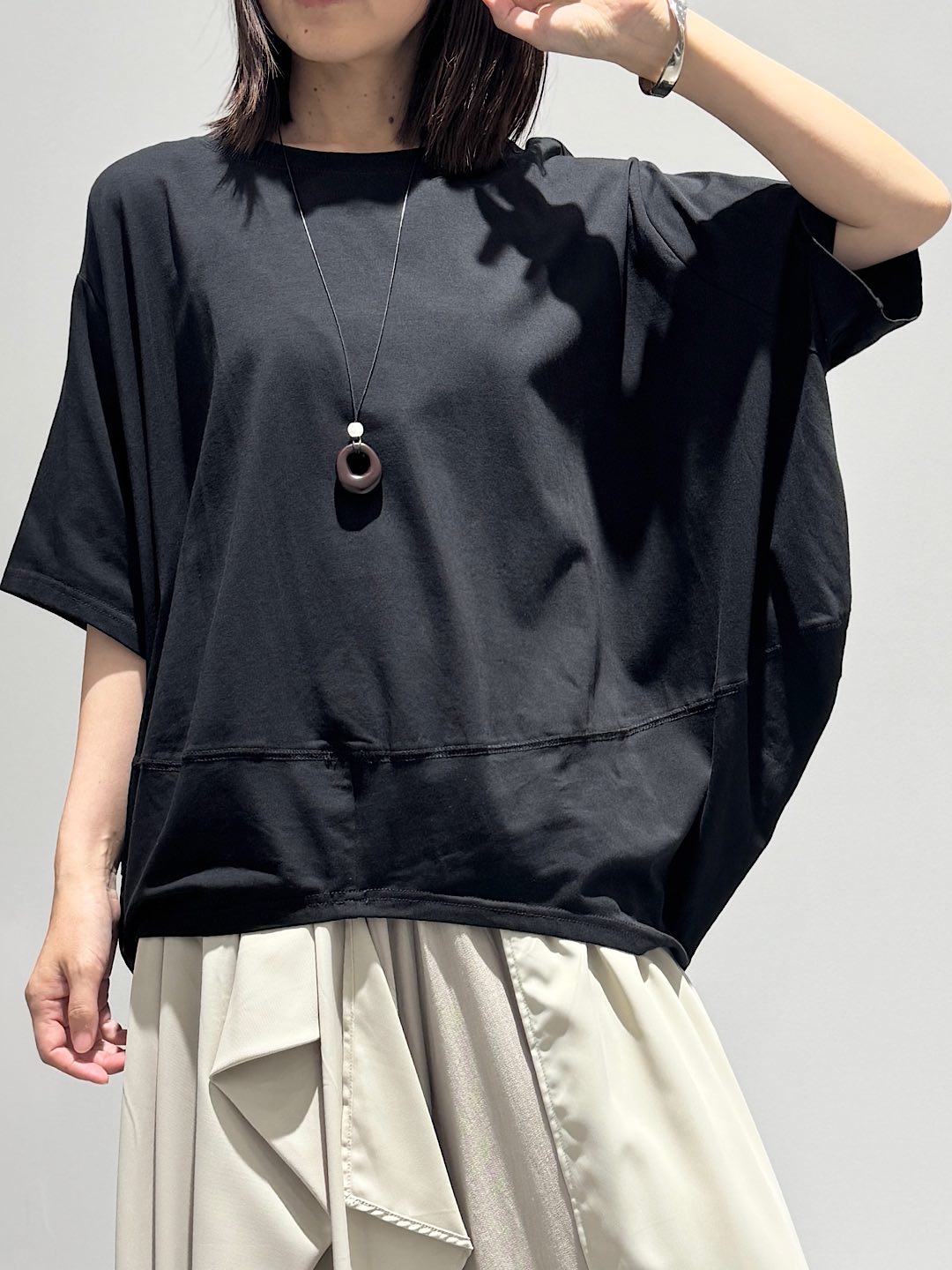 ブラック正面